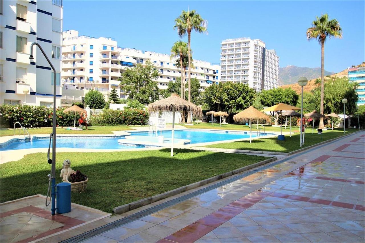 Victoria Luxury Beachfront Apartment In Benalmadena Costa Kültér fotó