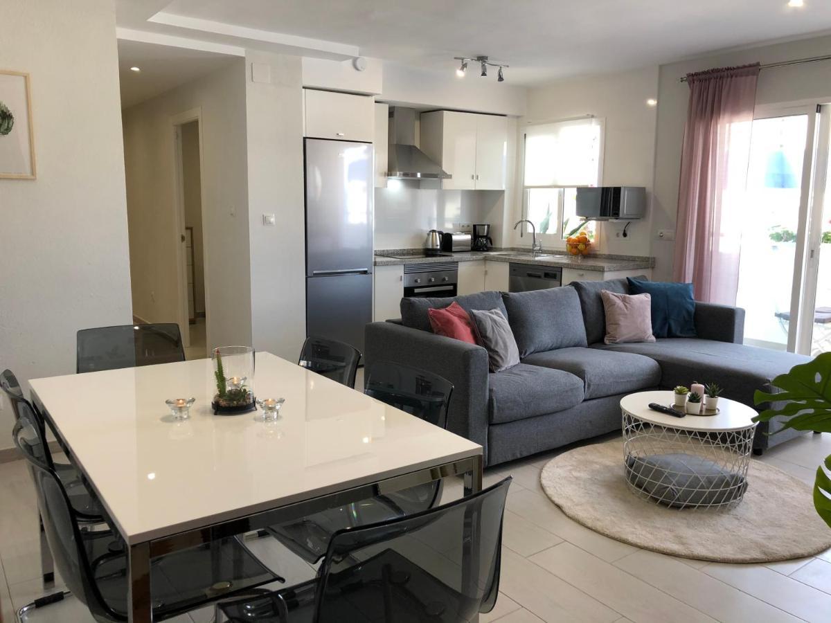 Victoria Luxury Beachfront Apartment In Benalmadena Costa Kültér fotó