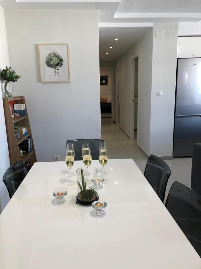 Victoria Luxury Beachfront Apartment In Benalmadena Costa Kültér fotó