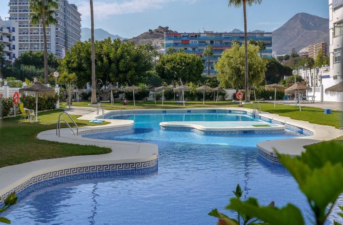 Victoria Luxury Beachfront Apartment In Benalmadena Costa Kültér fotó