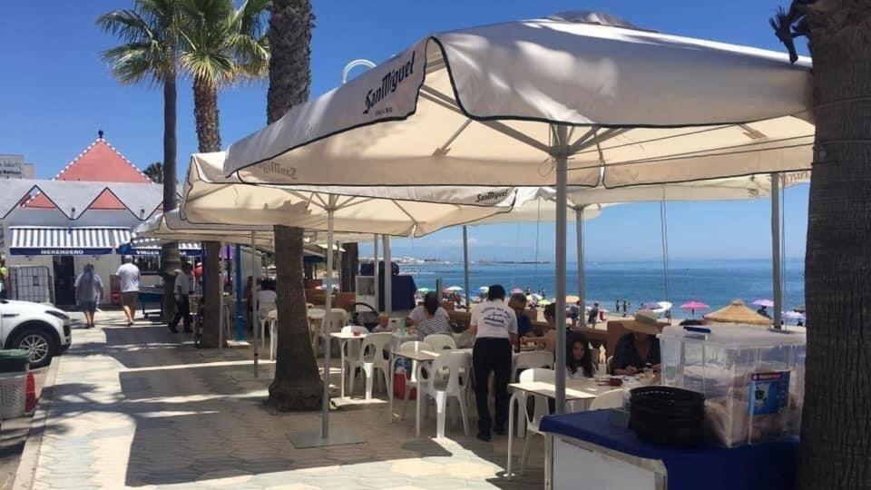 Victoria Luxury Beachfront Apartment In Benalmadena Costa Kültér fotó