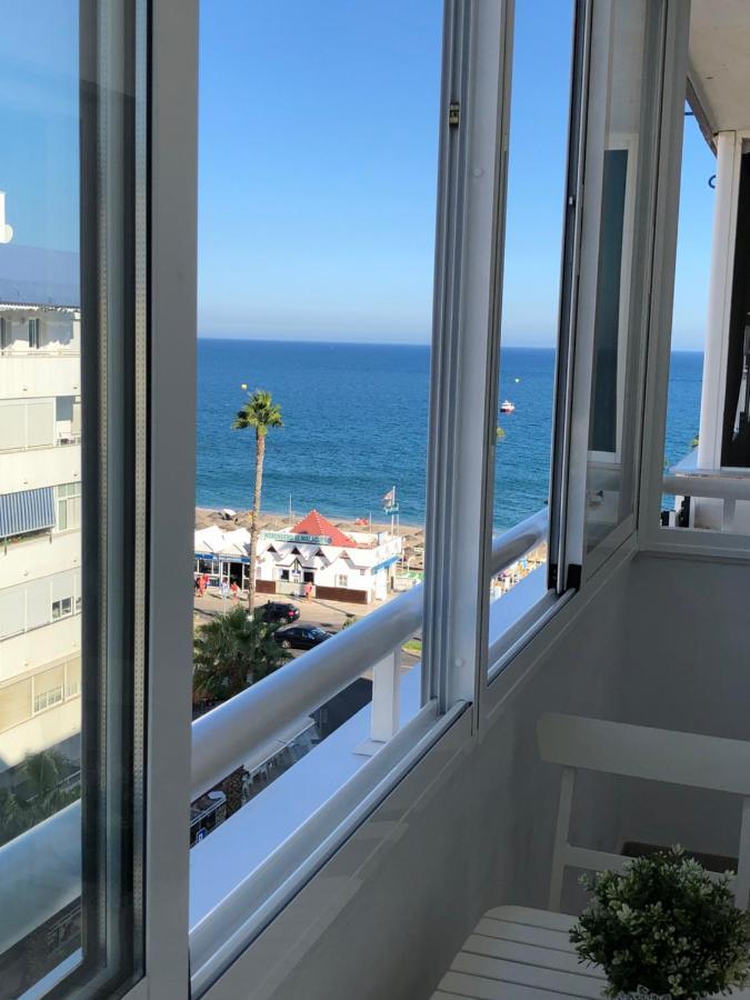 Victoria Luxury Beachfront Apartment In Benalmadena Costa Kültér fotó