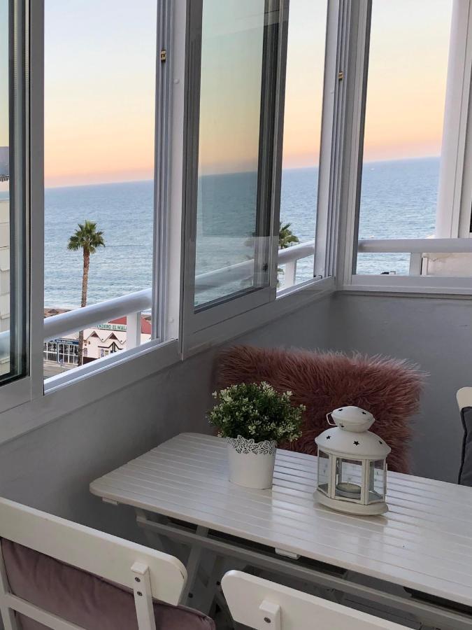 Victoria Luxury Beachfront Apartment In Benalmadena Costa Kültér fotó