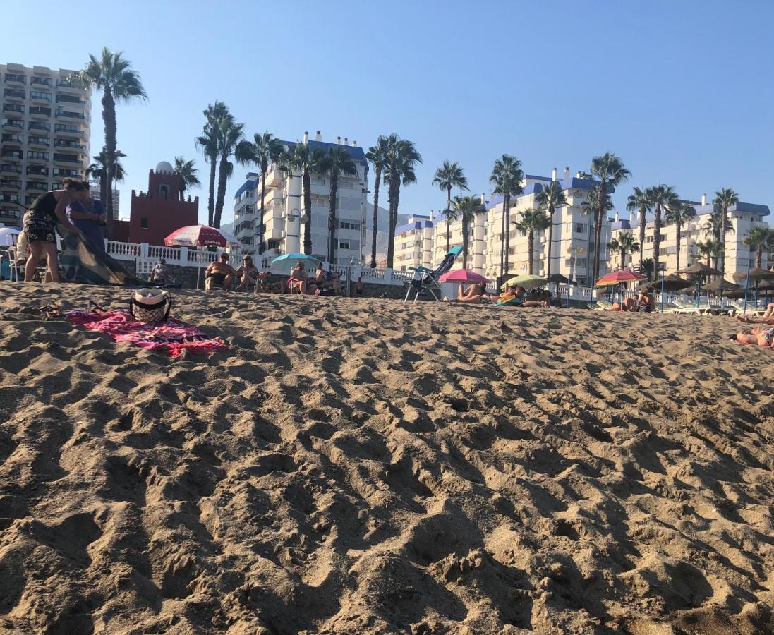 Victoria Luxury Beachfront Apartment In Benalmadena Costa Kültér fotó